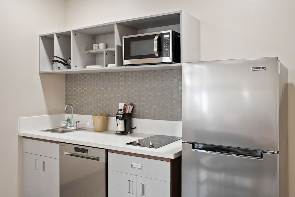 Family Suite, 1 Bedroom, Kitchen photo 3