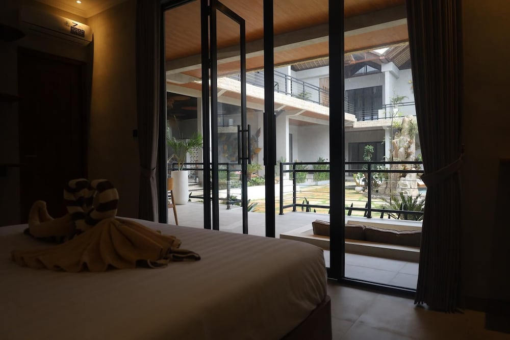 Deluxe Double Room, Pool View