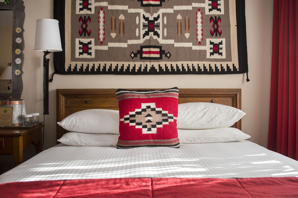 Superior Room, 1 King Bed, Fireplace - Photo 2