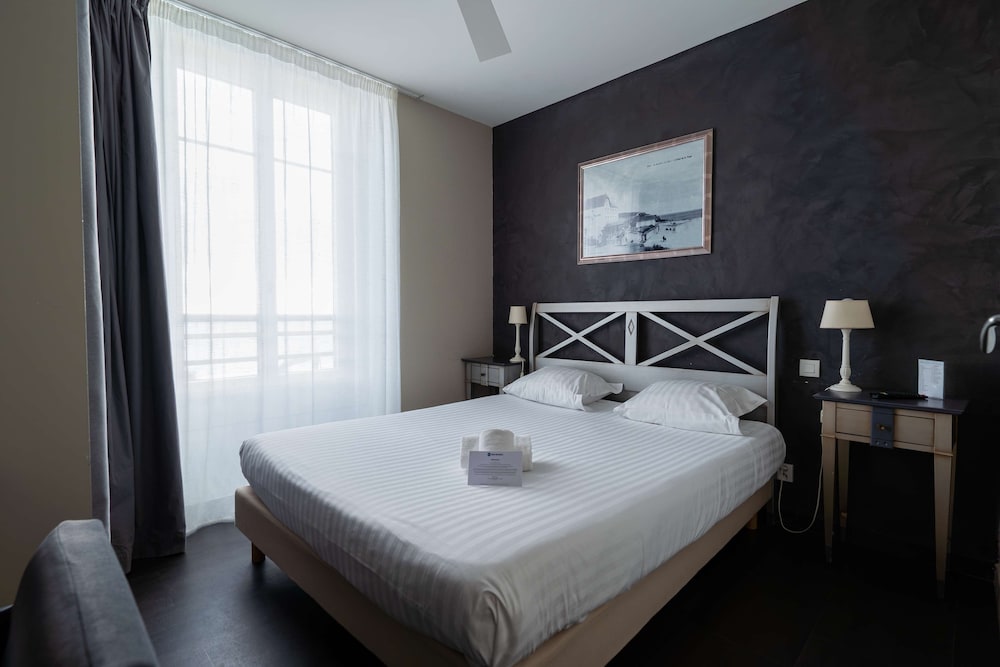 Classic Room, 1 Double Bed, Non Smoking, City View - Photo 3