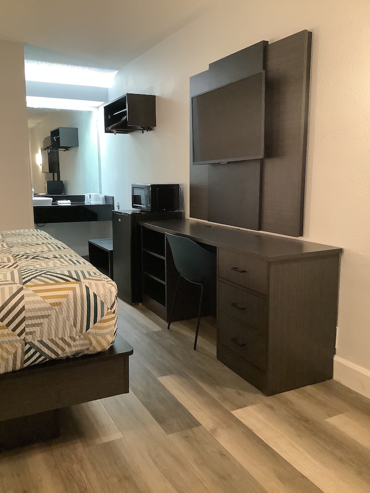 Standard Room, 1 Double Bed, Smoking - Photo 3