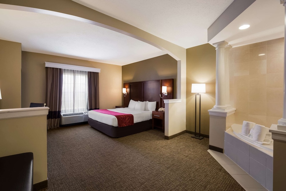 Suite, 1 King Bed, Non Smoking, Jetted Tub - Photo 5