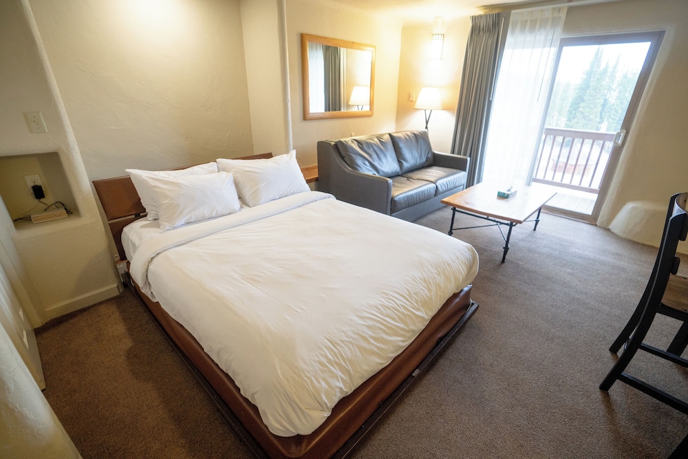 Sioux Lodge 2 Bedroom Suite photo 1