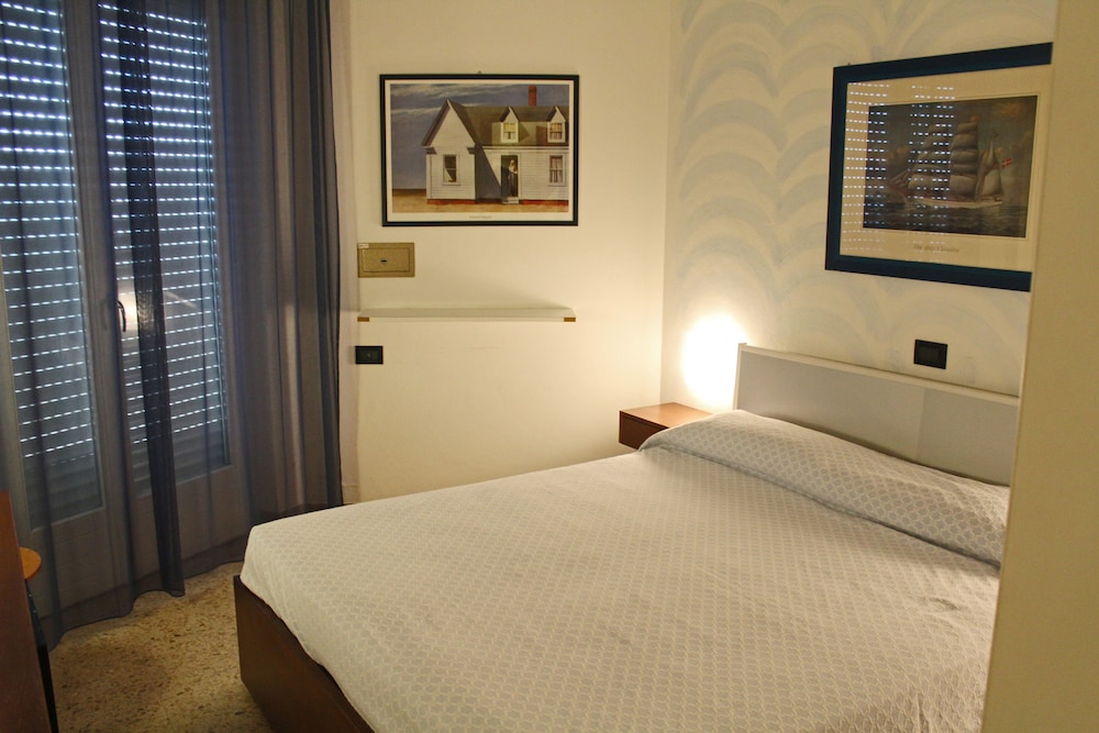 Classic Double or Twin Room, Sea View photo 1