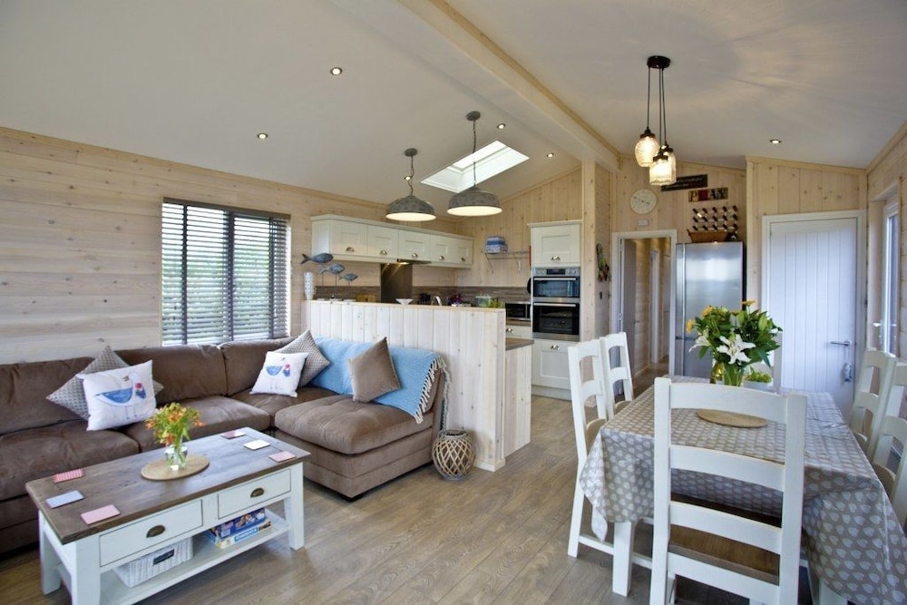 Luxury Lodge (Sea Monkey) photo 3