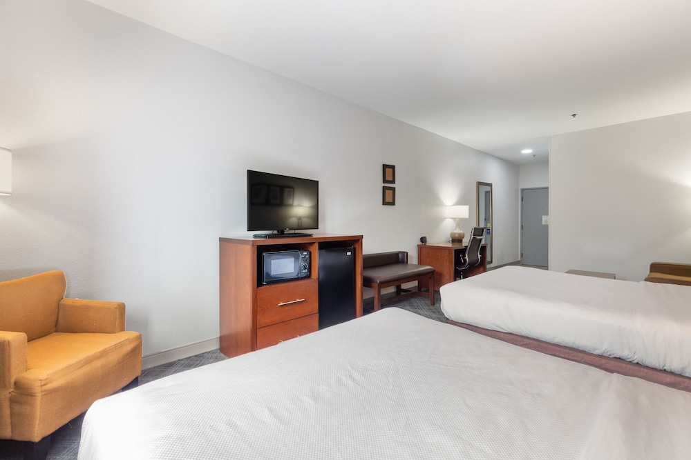 Suite, Multiple Beds, Accessible, Non Smoking - Photo 2