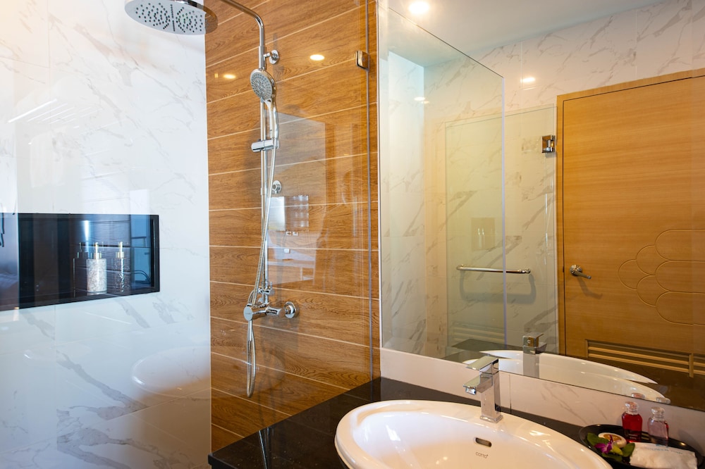 Executive Room with Mountain View - Photo 5