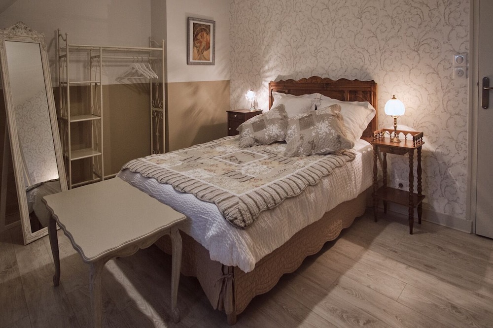 Standard Double Room, Garden View (Belle Epoque)