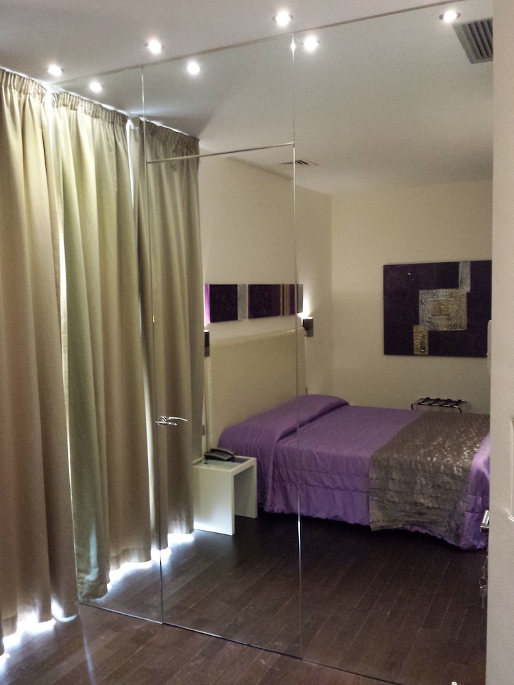 Classic Double or Twin Room - Photo 2
