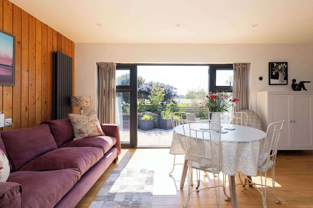 Deluxe Double Room, City View - Photo 1