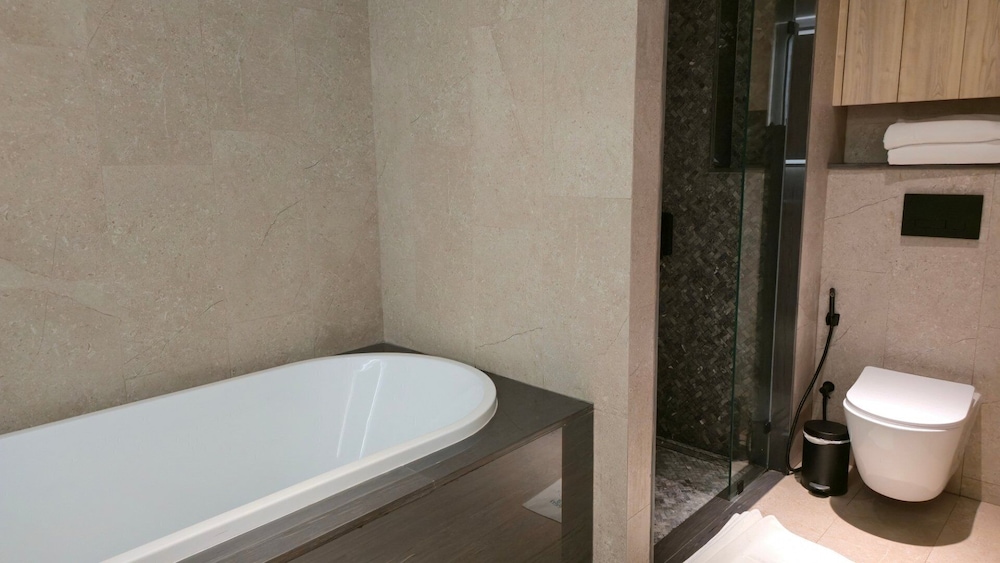 La Green Suite - 2 Bedrooms - Photo 8