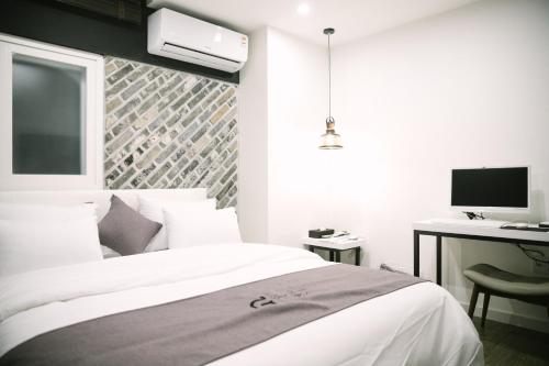 Double Room - Photo 3