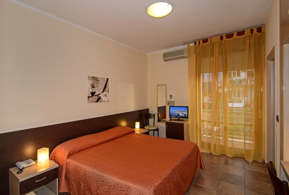 Comfort Double Room Single Use, Balcony photo 1