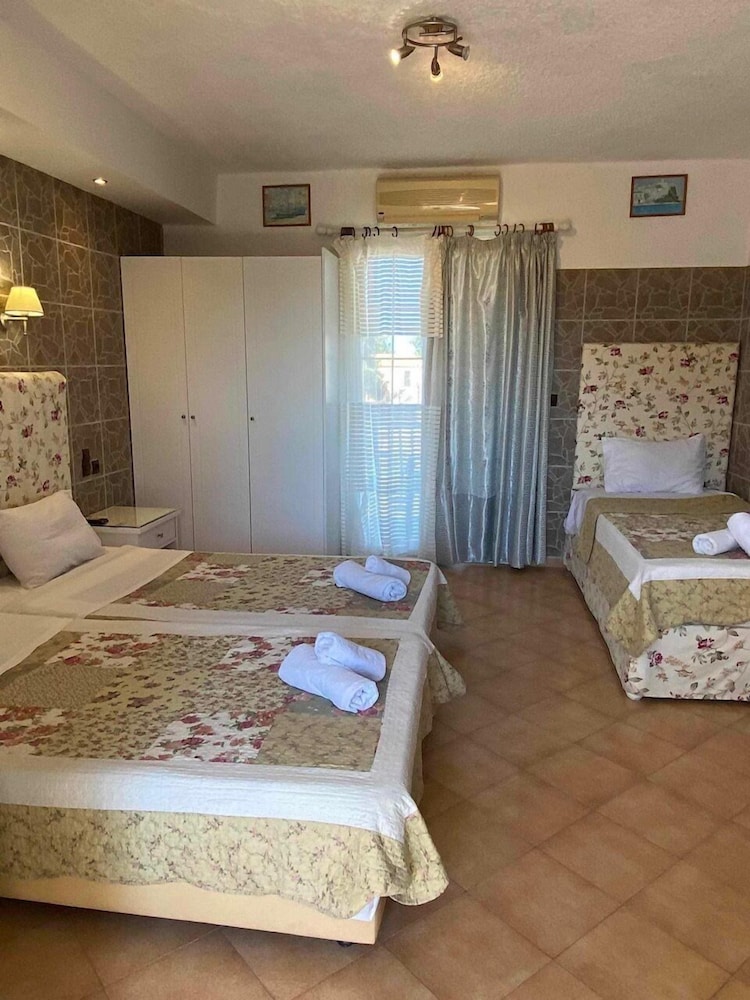 Deluxe Quadruple Room photo 1