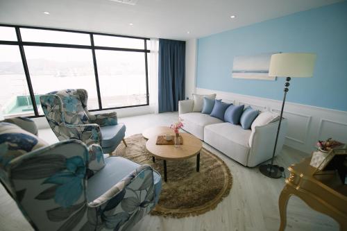 King Suite with Sea View - Photo 2