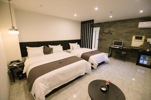 Deluxe Twin Room - Photo 2