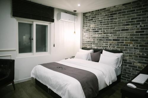 Economy Double Room - Photo 1