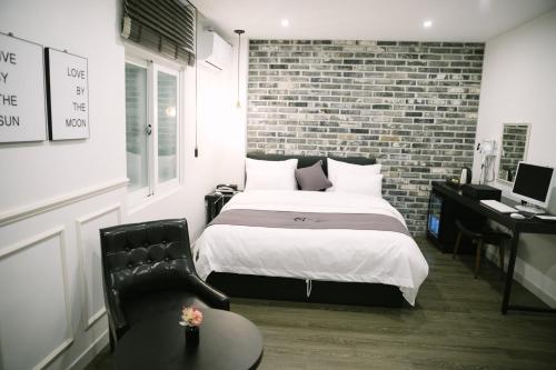Economy Double Room - Photo 2