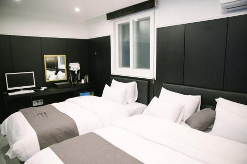 Double Room with Sea View photo 3