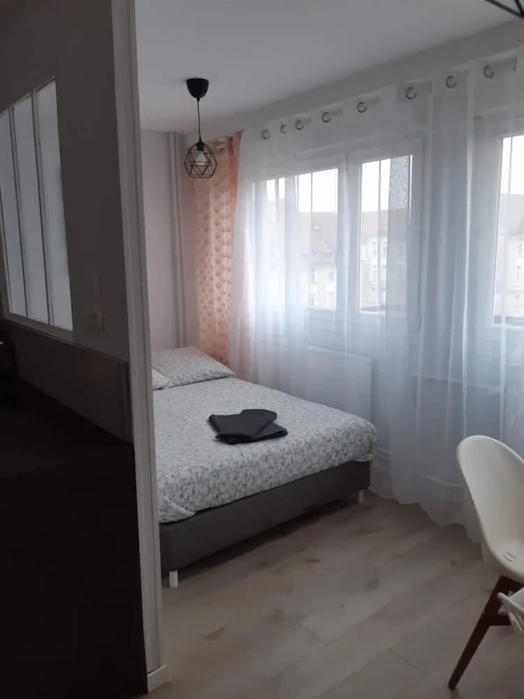 Junior Apartment, City View
