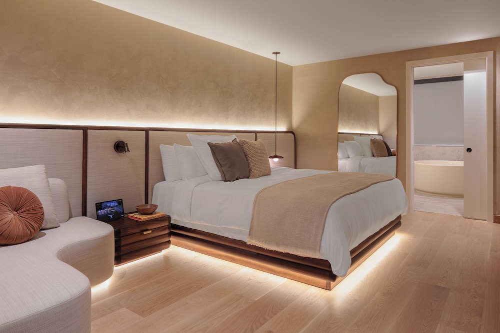 Penthouse, City View photo 1