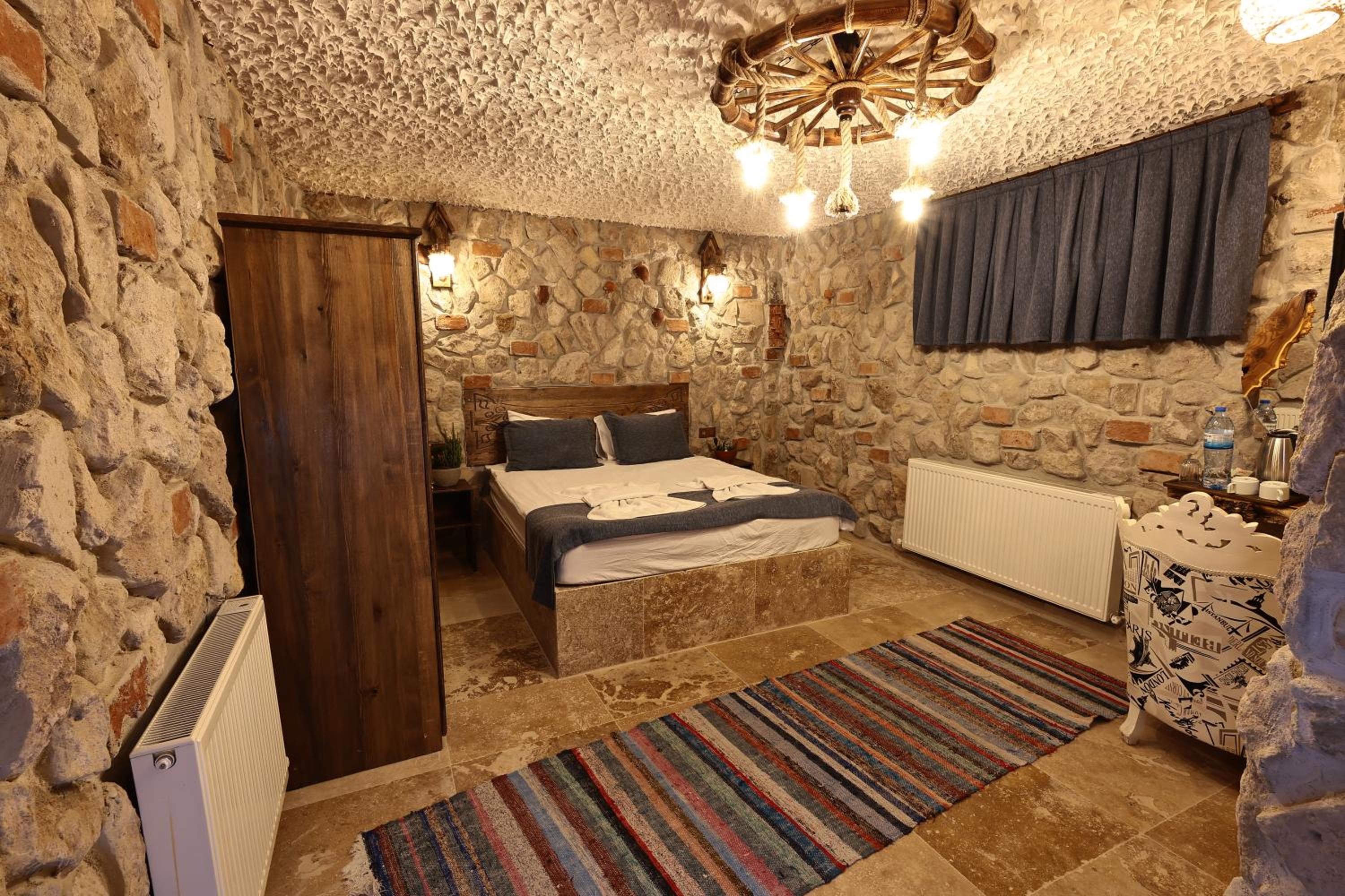 Underground Room - Photo 3