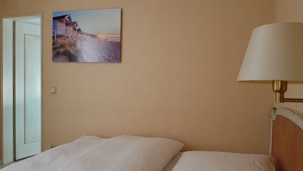 Room photo 2
