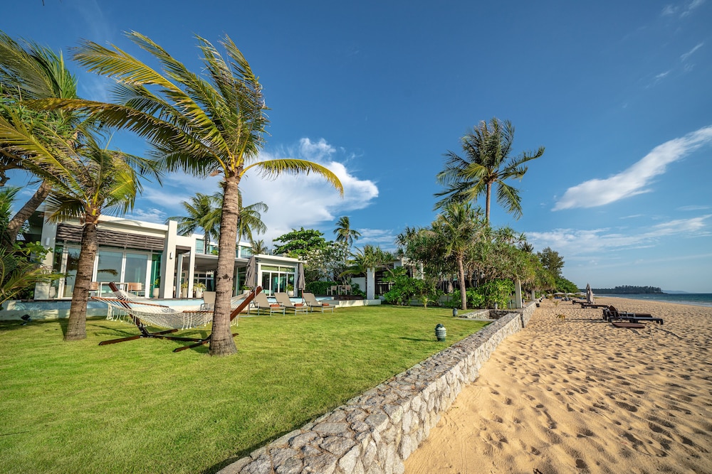4 Bedroom Beachfront Villa - Photo 15