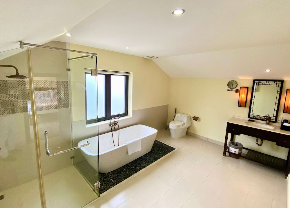 Deluxe Room, 1 Queen Bed, Balcony (Rooftop Room, Riverside View) - Photo 11