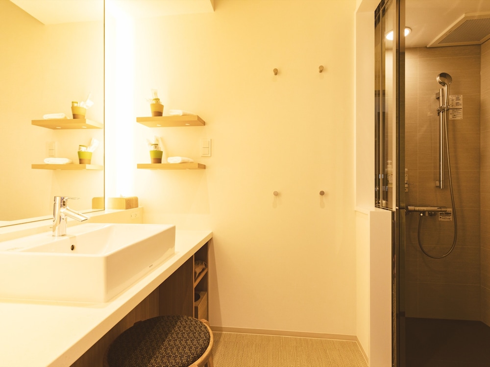Deluxe Japanese Western-style Room, Non Smoking, Shower only - Photo 3