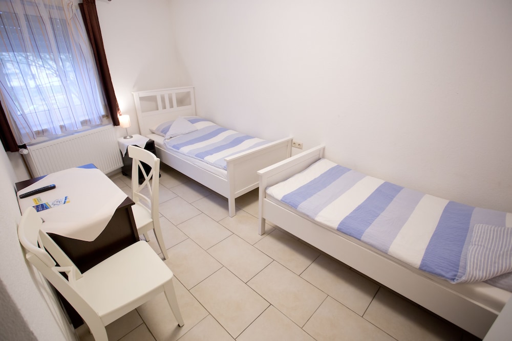 Standard Double Room Single Use, 1 Double Bed, Non Smoking, Refrigerator photo 2