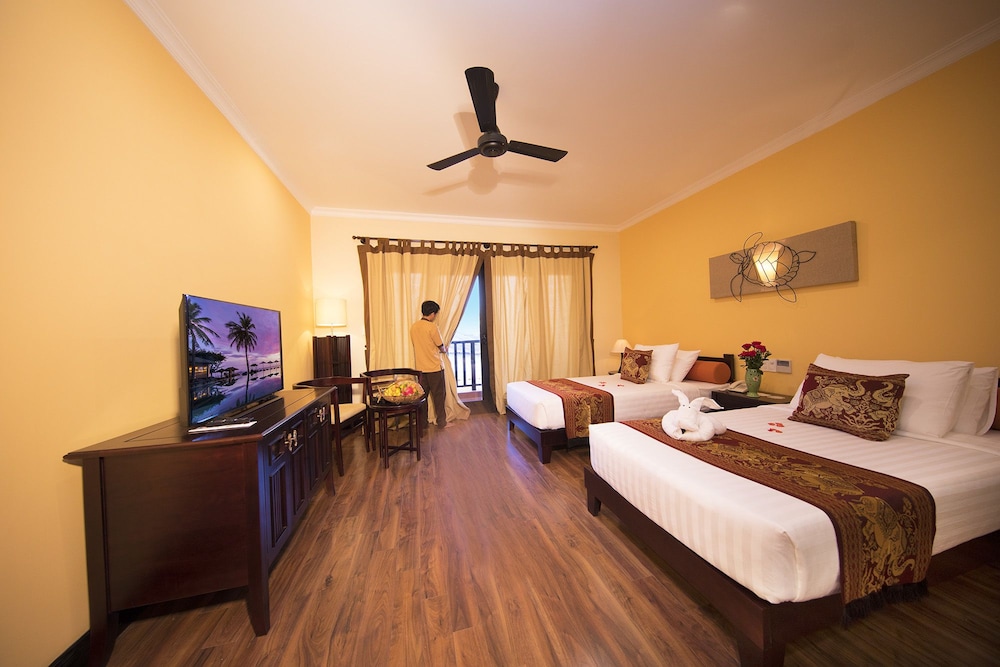 Deluxe Room, 1 Double or 2 Twin Beds, Garden View - Photo 9