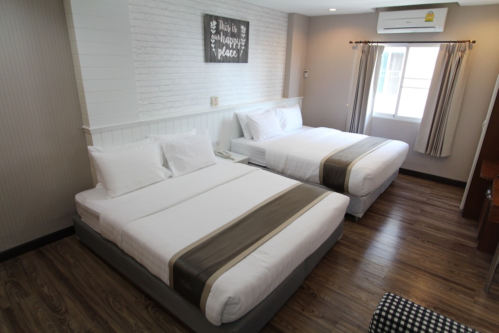 Family Quadruple Room, 2 Double Beds photo 3