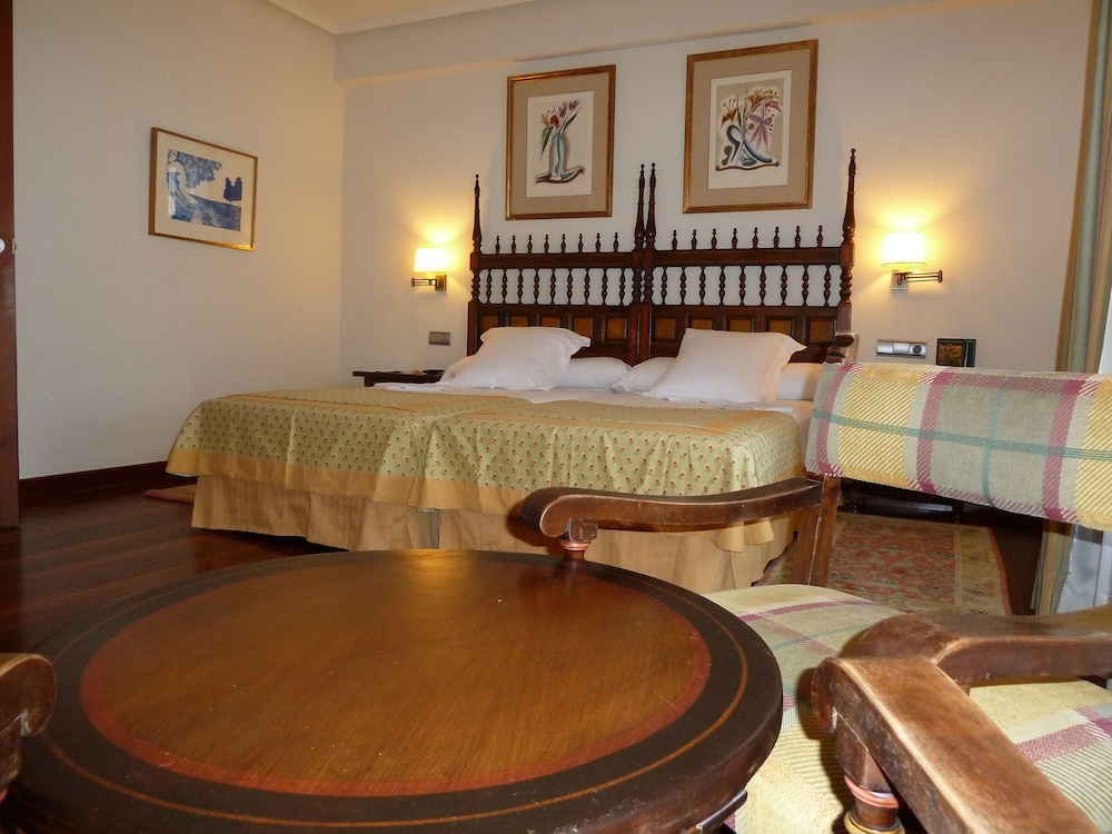 Standard Twin Room (3 Adults) - Photo 2