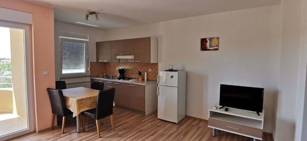 Apartment (Gorgi - garden view - A6(2+2)) photo 1