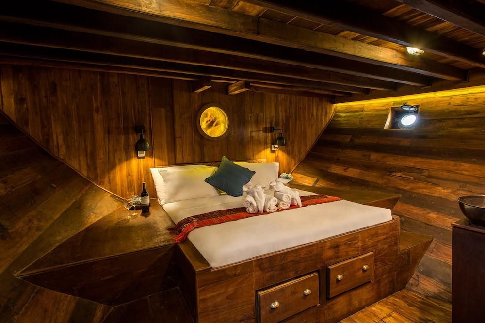 Flores Junior Suite photo 1