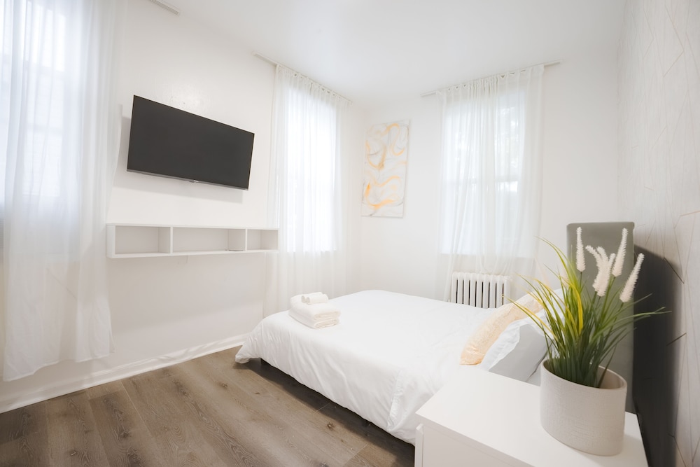 Luxury House photo 2
