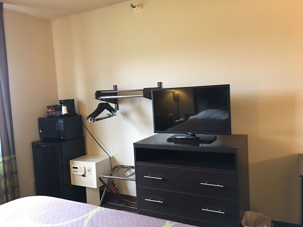 Room, Accessible - Photo 5