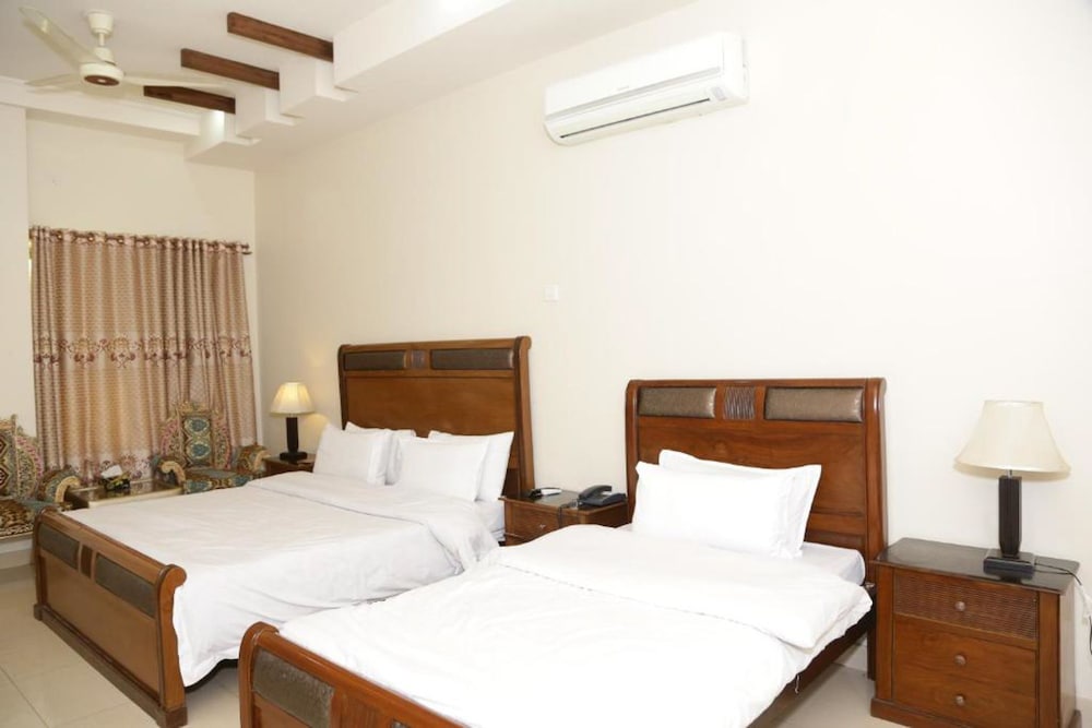 Deluxe Triple Room photo 3
