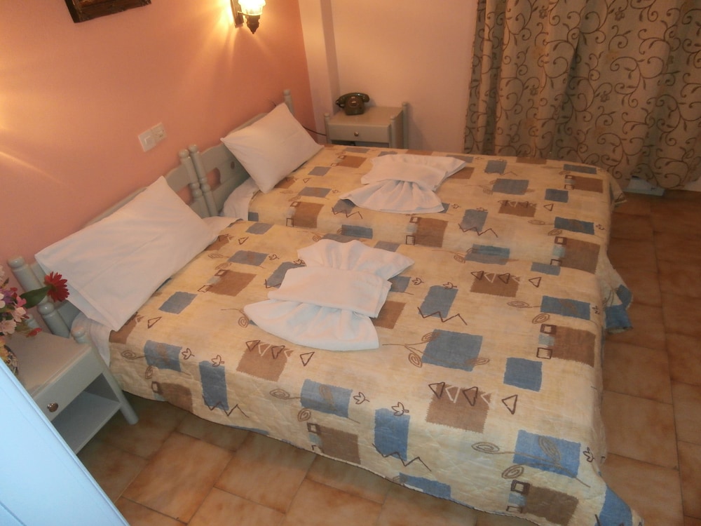 Economy Twin Room, City View - Photo 7