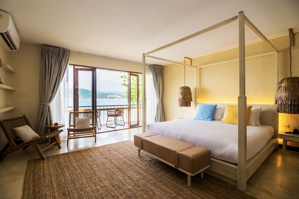 Grand Deluxe Sea View with Bathtub - Photo 1