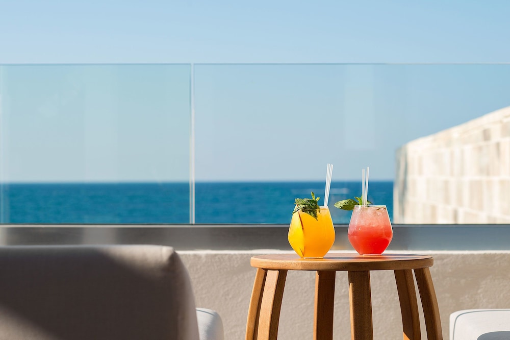 Superior Suite, Sea View - Photo 3
