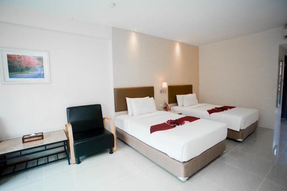 Deluxe Twin Room, Pool View