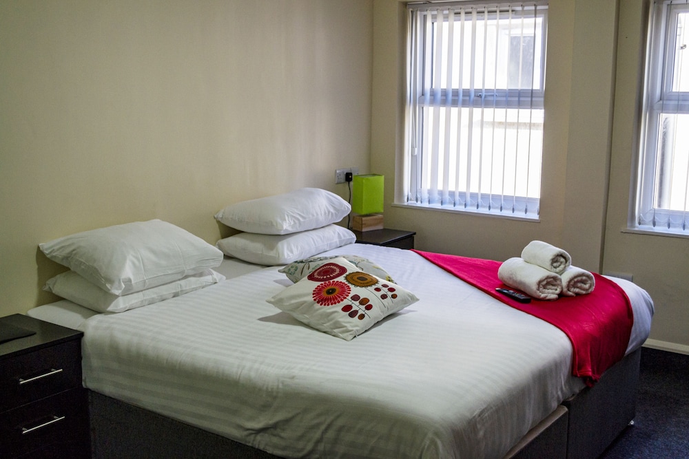 Basic Suite, 2 Bedrooms, Kitchen