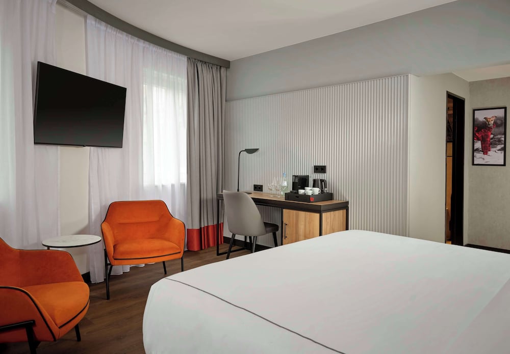 Junior Suite, 1 Double Bed with Sofa bed - Photo 9