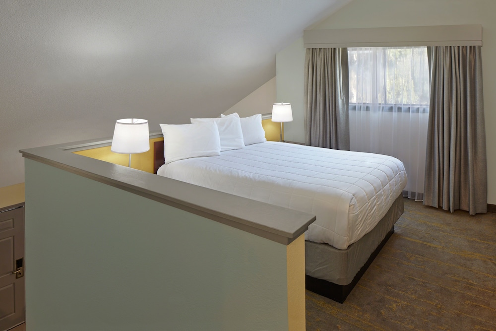 Suite, Multiple Beds photo 2