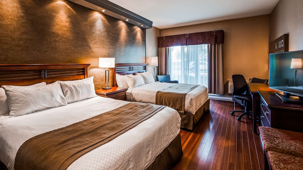 Executive Room, 2 Queen Beds, Non Smoking, Refrigerator & Microwave - Photo 1