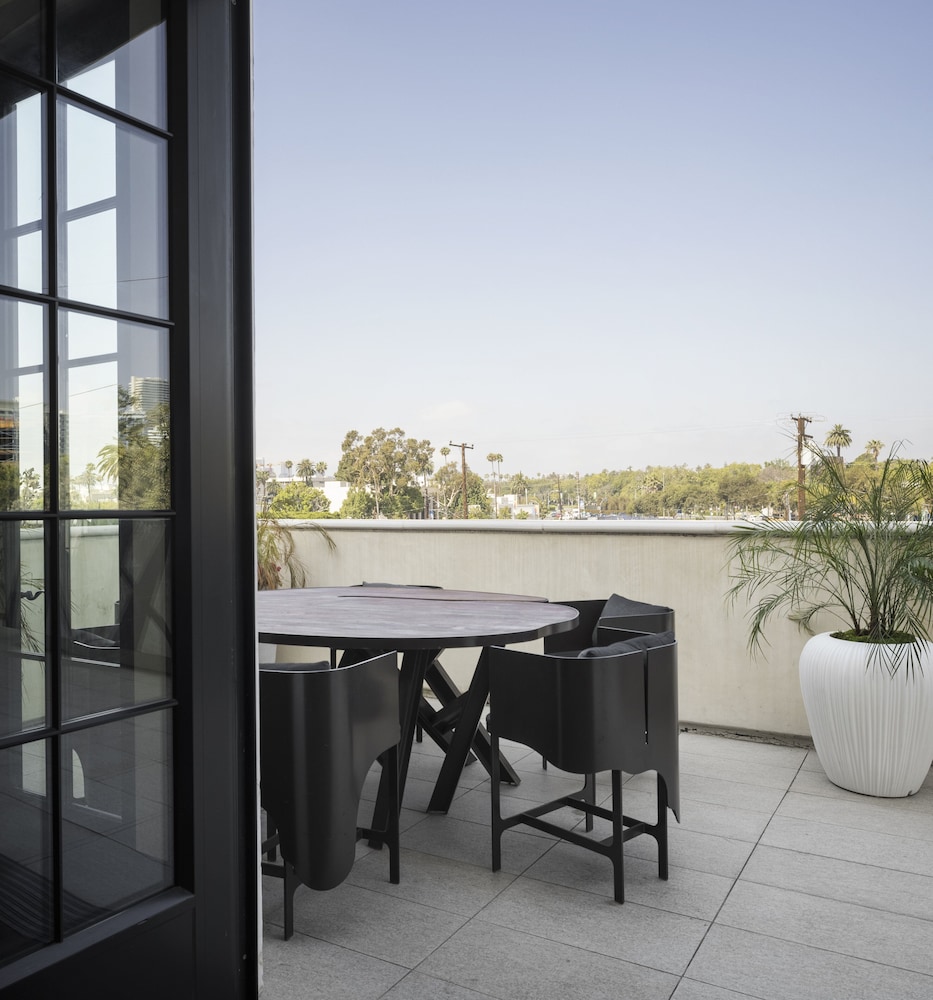 Penthouse, 1 King Bed (La Peer) thumbnail 6