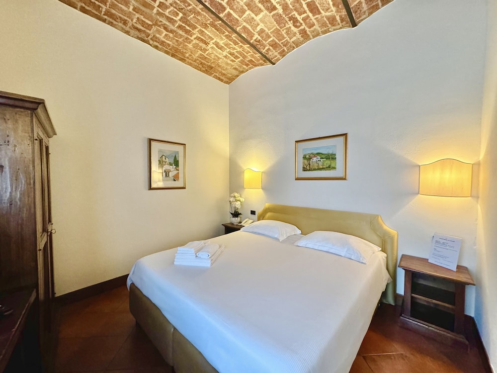 Superior Double Room, River View photo 3