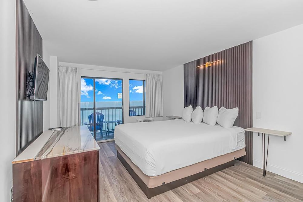 Standard Room, 1 King Bed - Photo 1